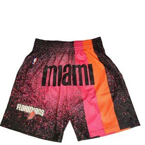 Mitchell & Ness Miami Heat Re-Take Gradient Spray Paint Swingman Shorts Men's L